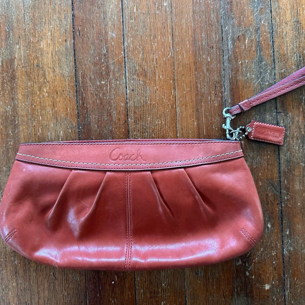 Vintage Coach Soho Pleated Leather Clutch/Wristlet.